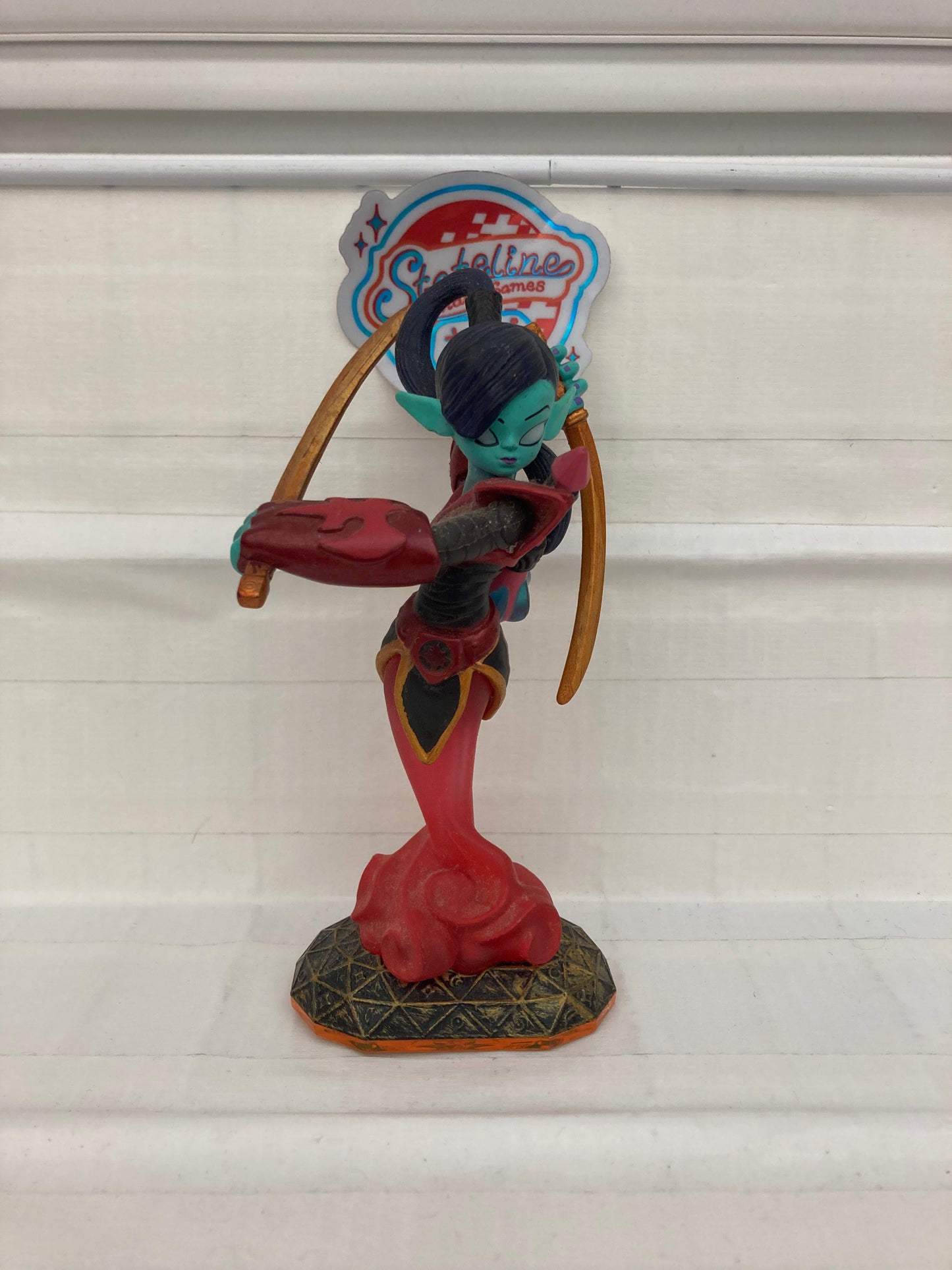 Ninjini - Giants, Scarlet - Skylanders