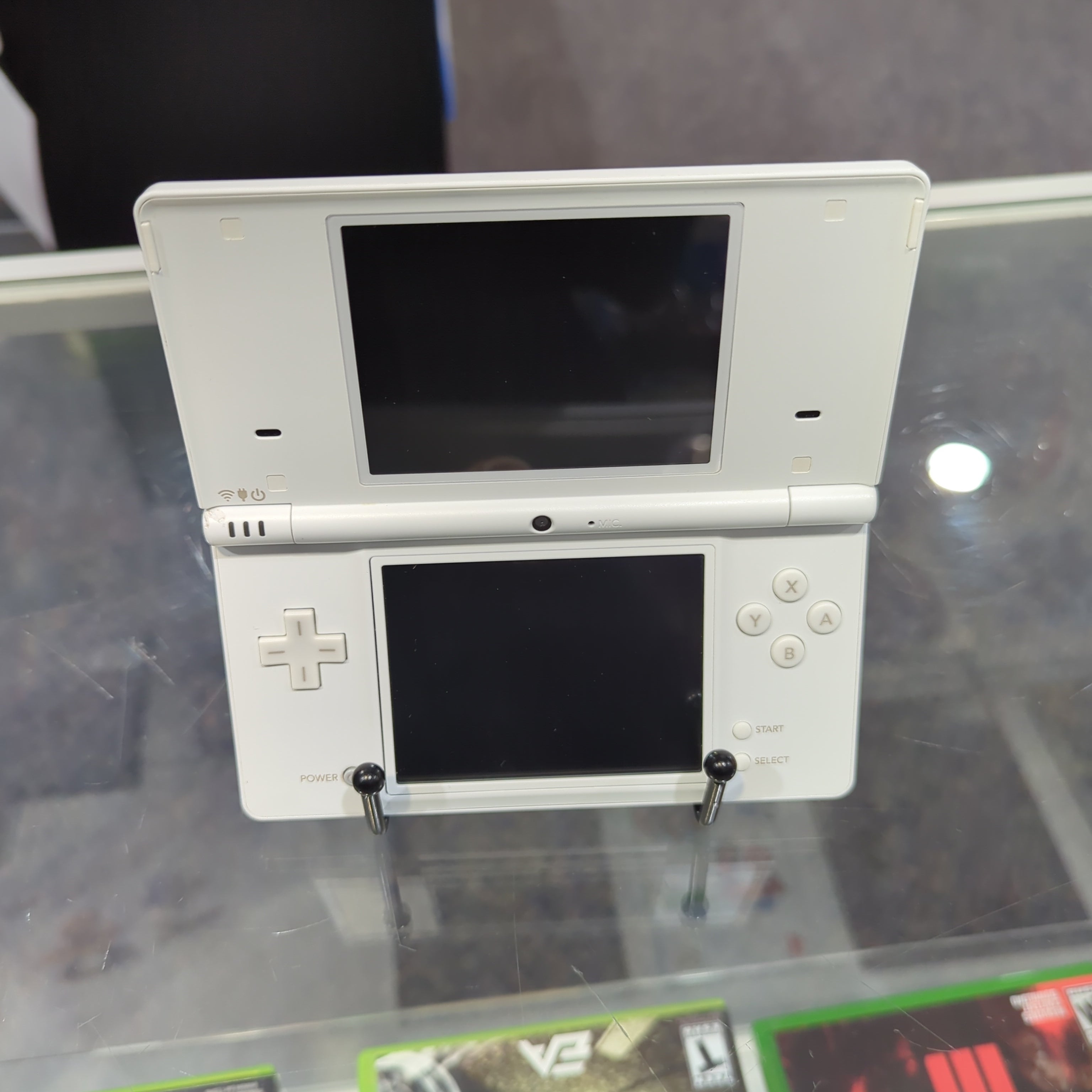 Nintendo DSi in shops White