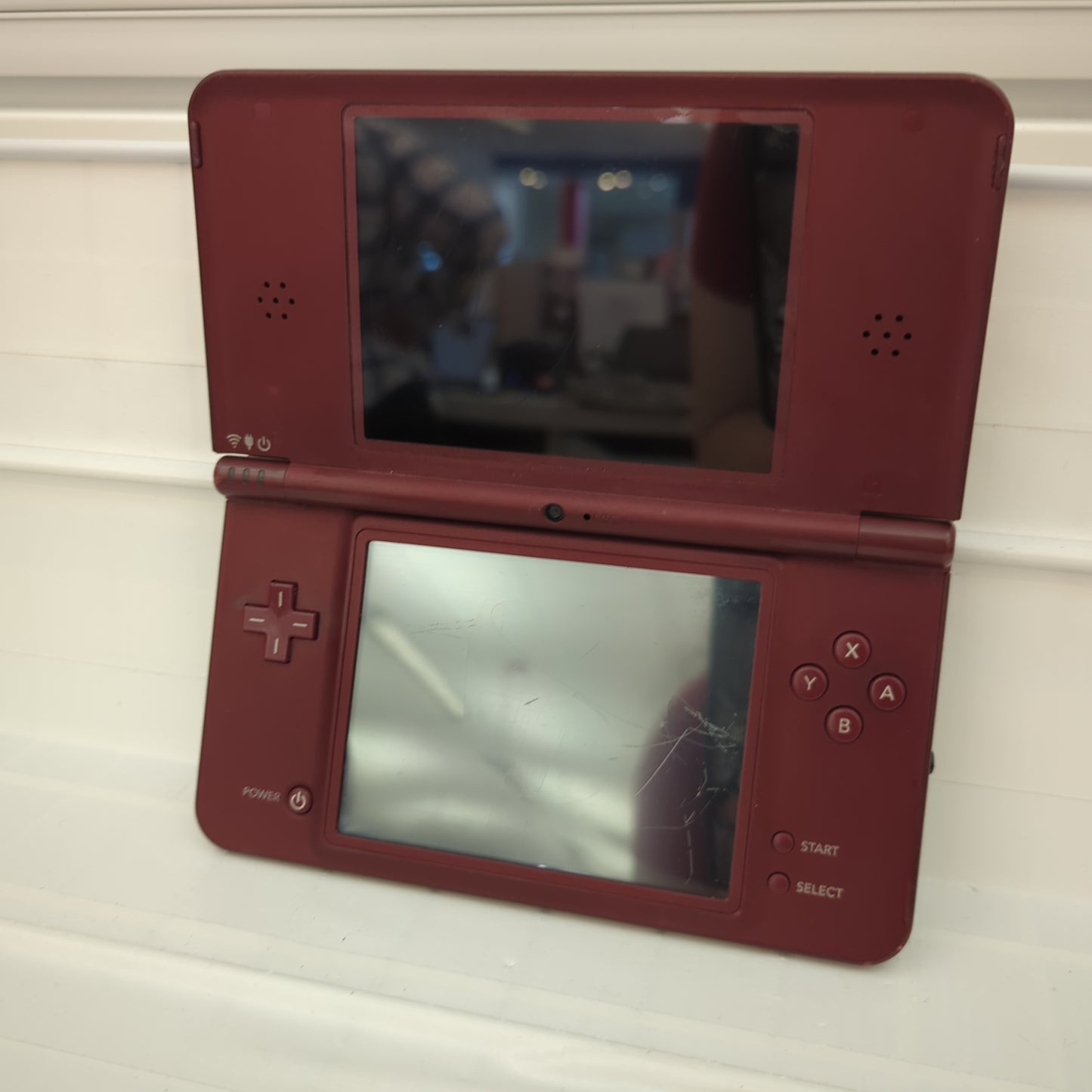 Nintendo DSi XL Console - Nintendo DS
