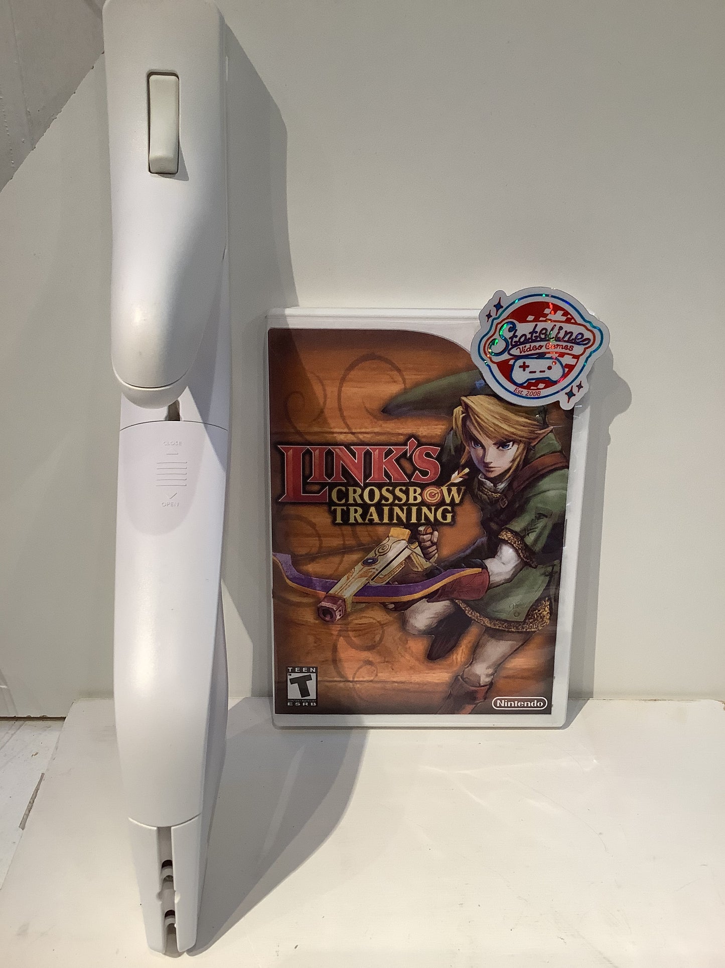 Wii Zapper with Link's Crossbow Training - Wii